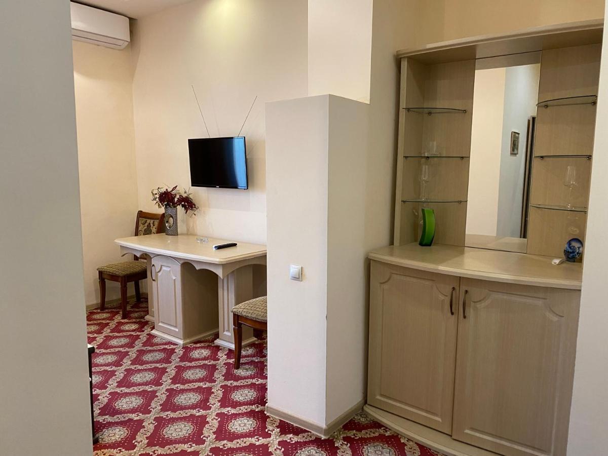 Elko Hotel Yerevan Exterior photo