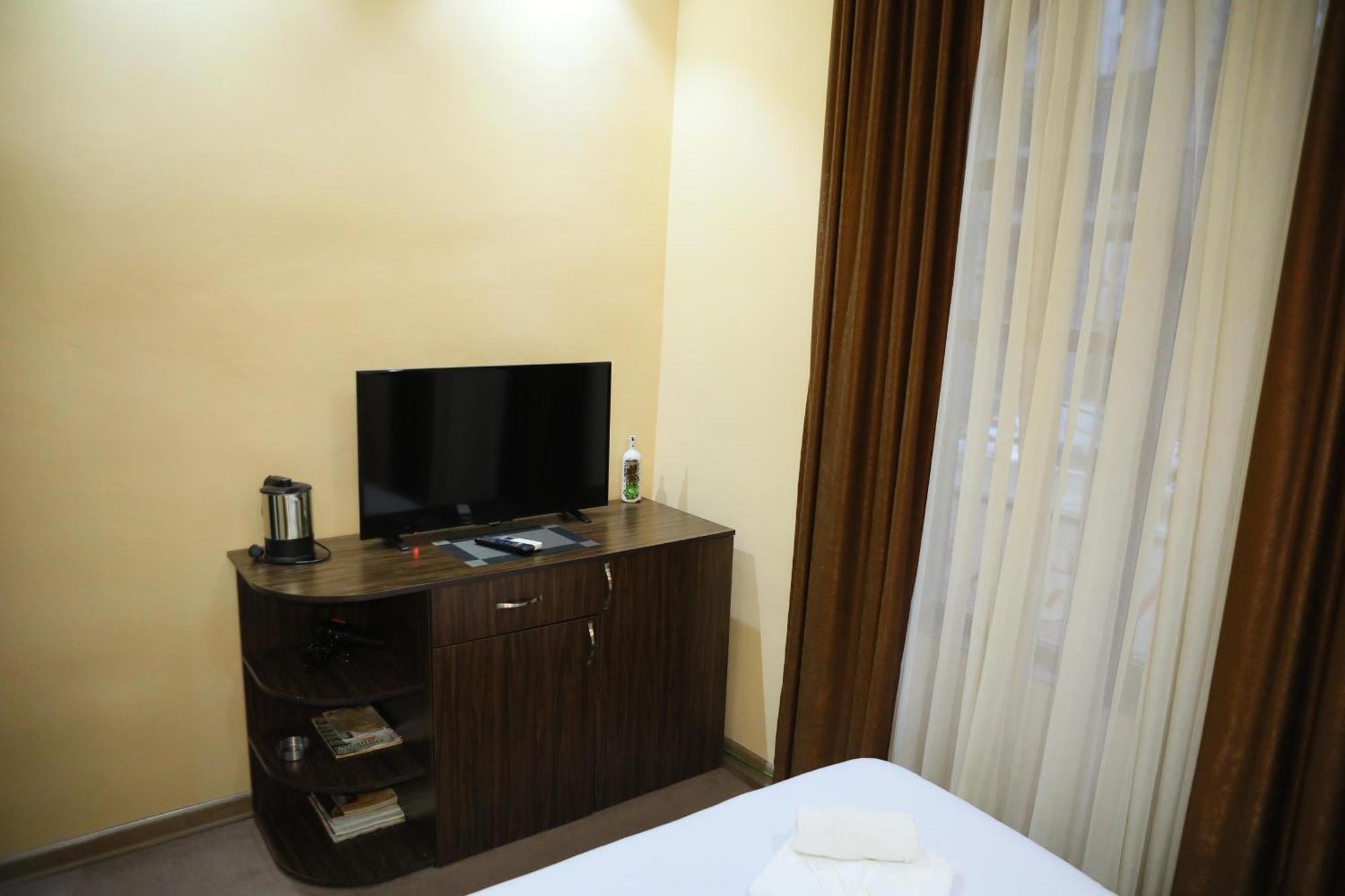 Elko Hotel Yerevan Exterior photo