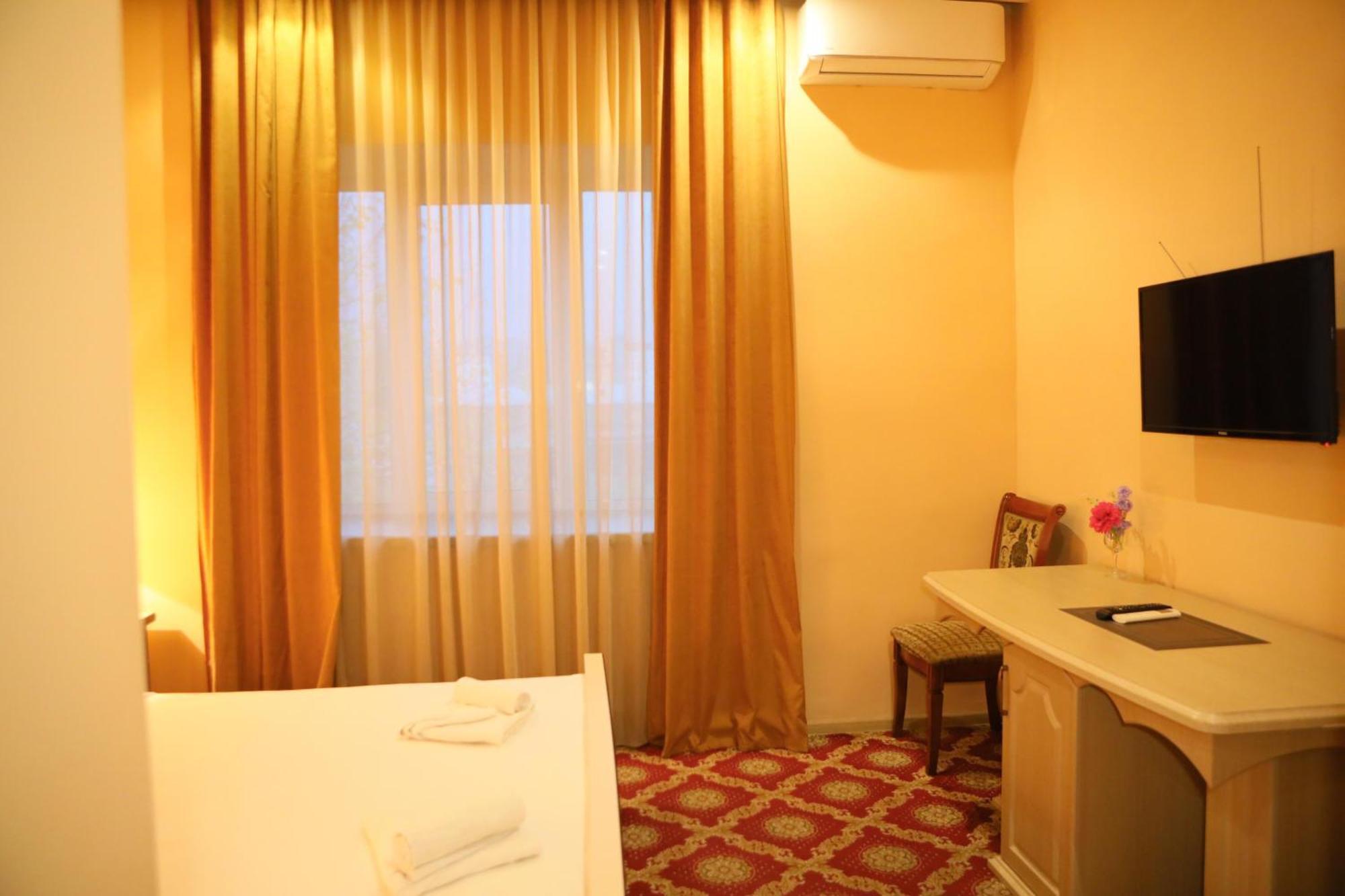 Elko Hotel Yerevan Exterior photo
