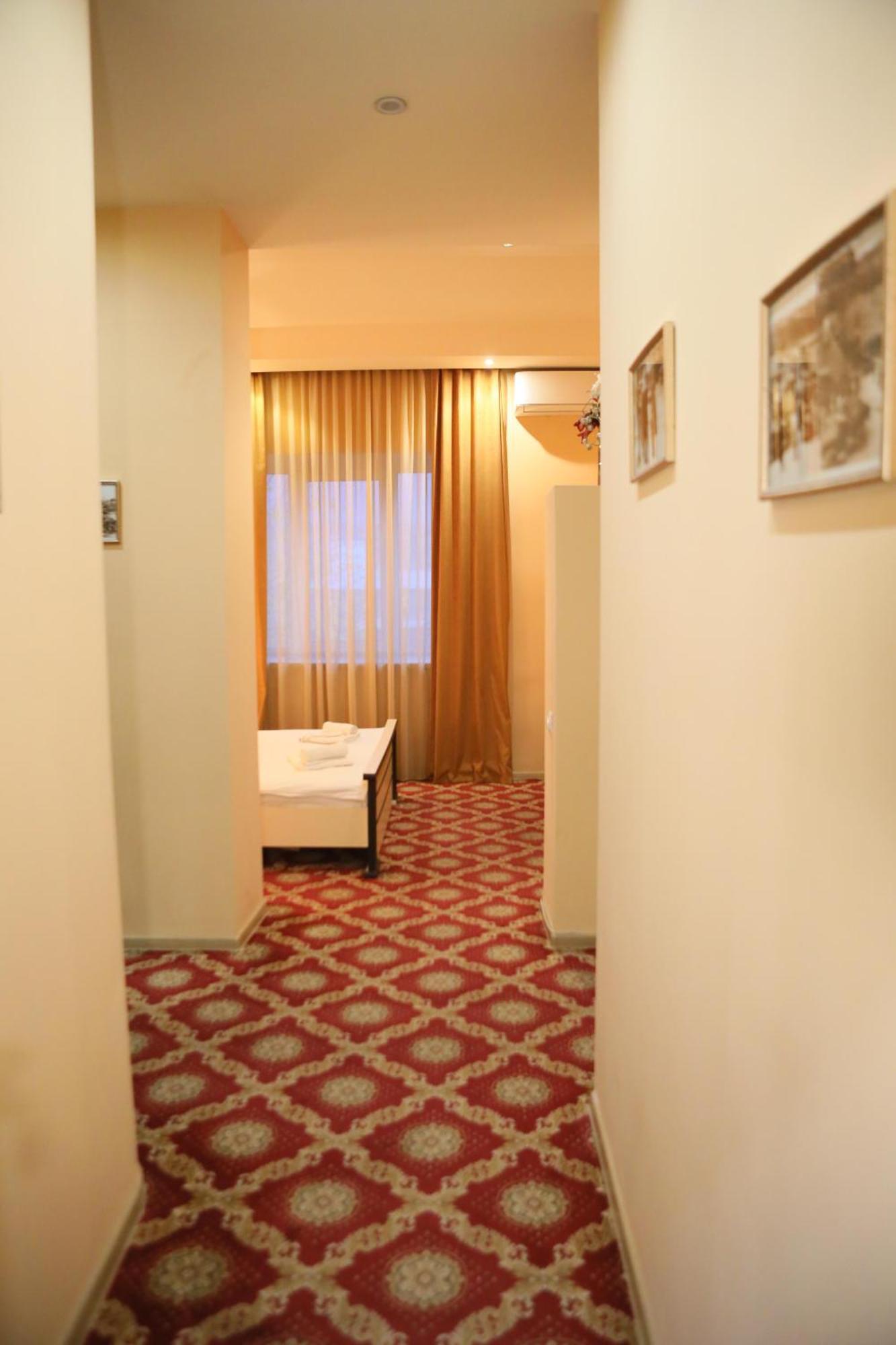 Elko Hotel Yerevan Exterior photo