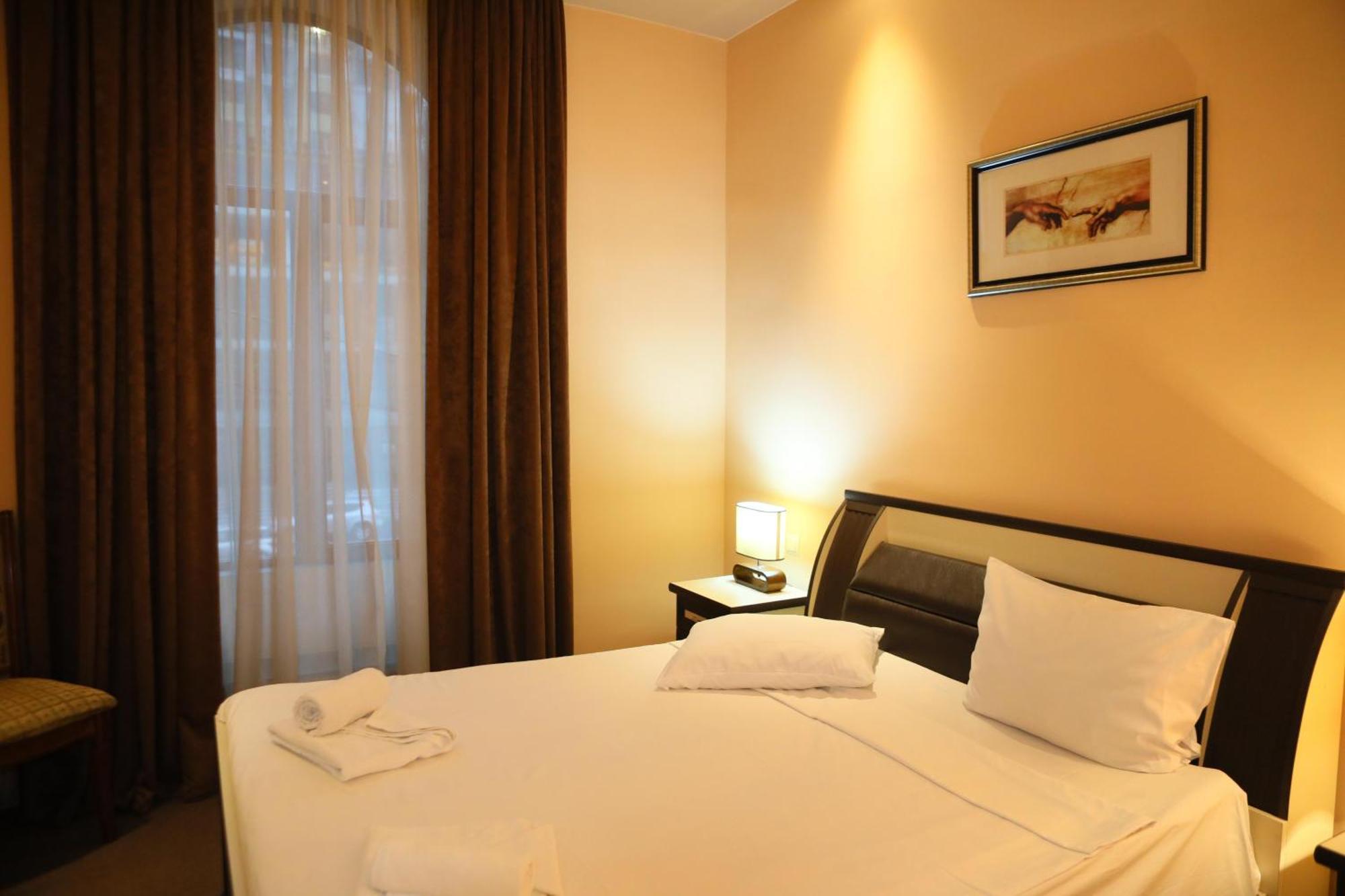 Elko Hotel Yerevan Exterior photo
