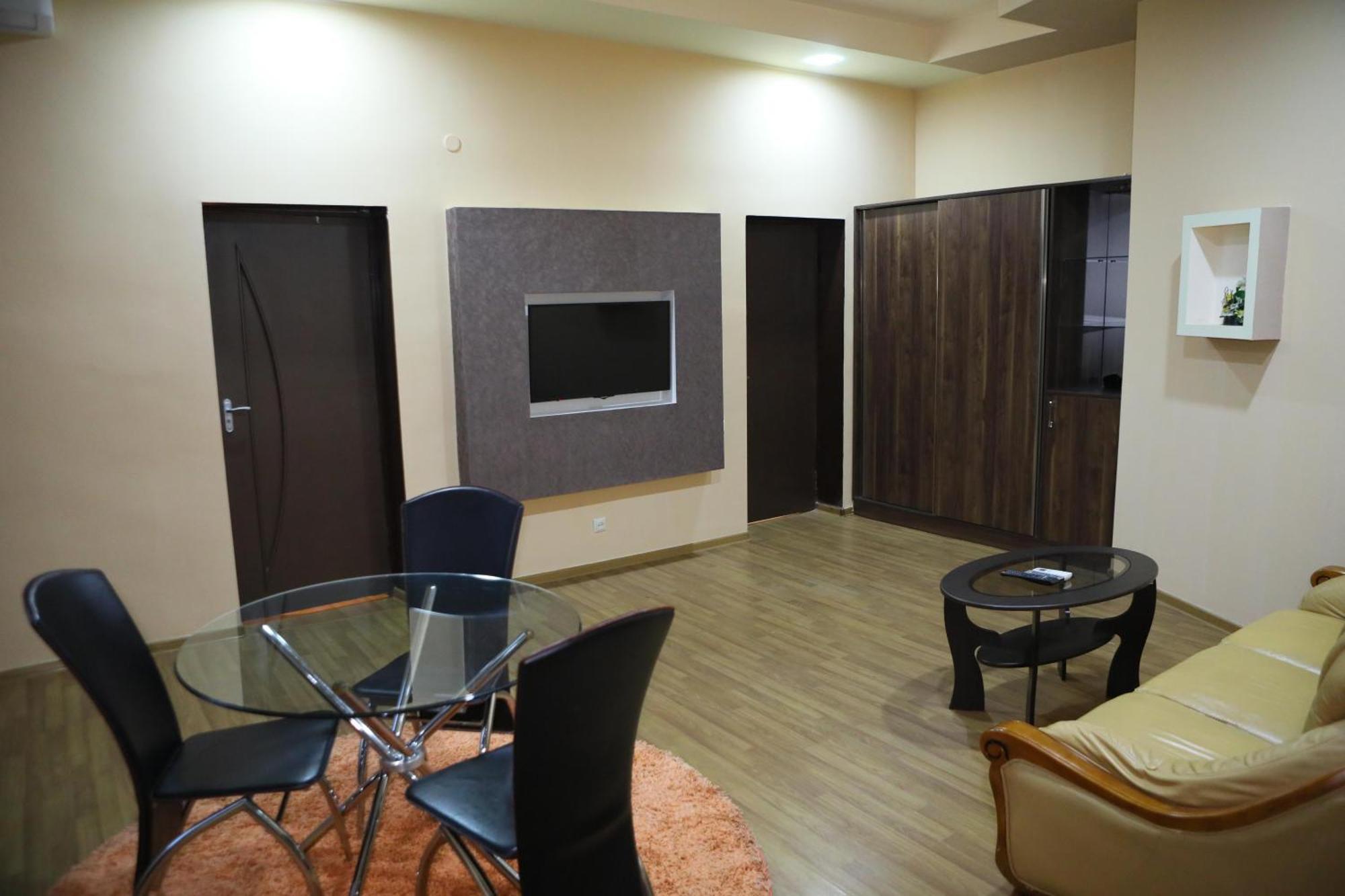 Elko Hotel Yerevan Exterior photo