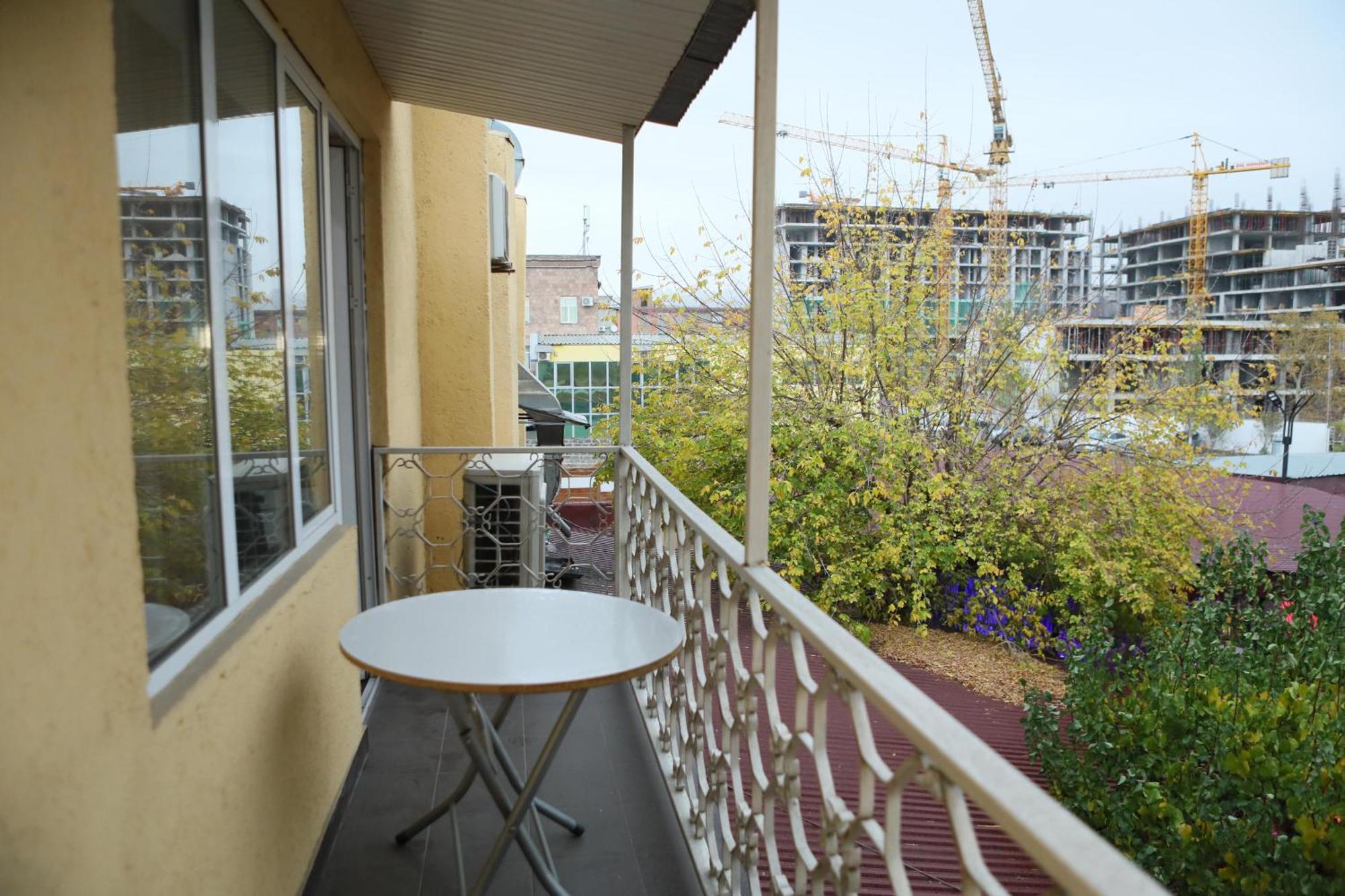 Elko Hotel Yerevan Exterior photo